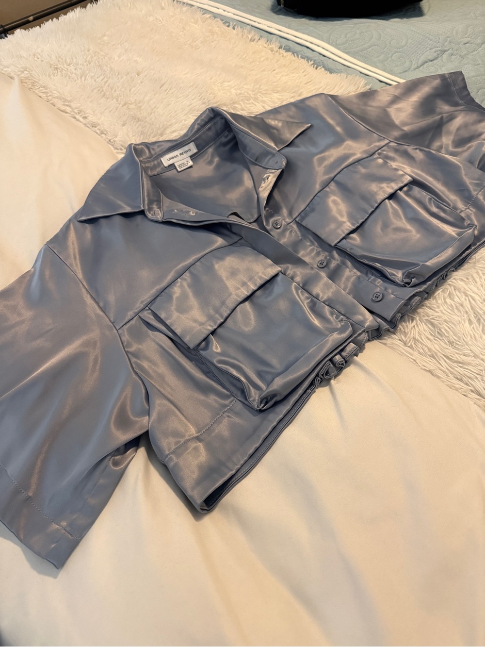 Urban Revivo Women’s Crop Shirt Jacket Size 4 / Small Satin Like Finish Blue